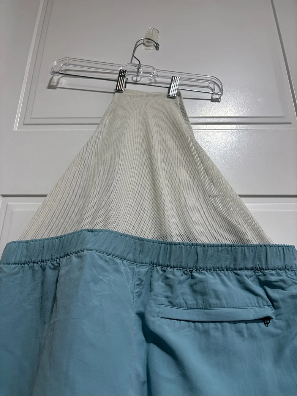 The North Face lined,water repellent elastic waist,hip pockets,zipper pocket
